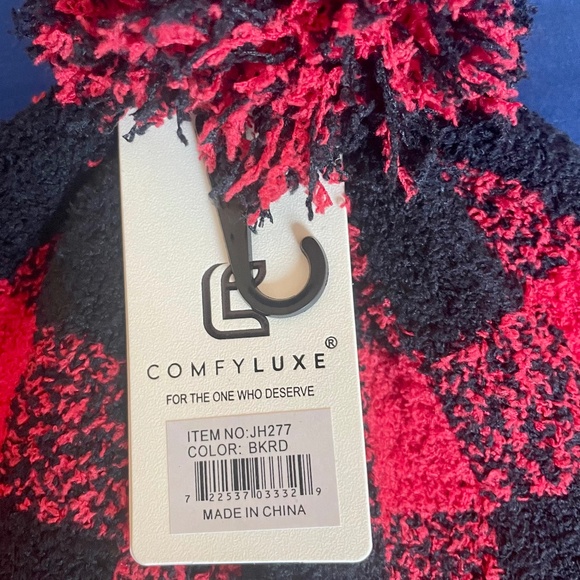 NWT Comfy Luxe Red and Black Plaid Print Beanie with Pom Pom - Picture 3 of 6